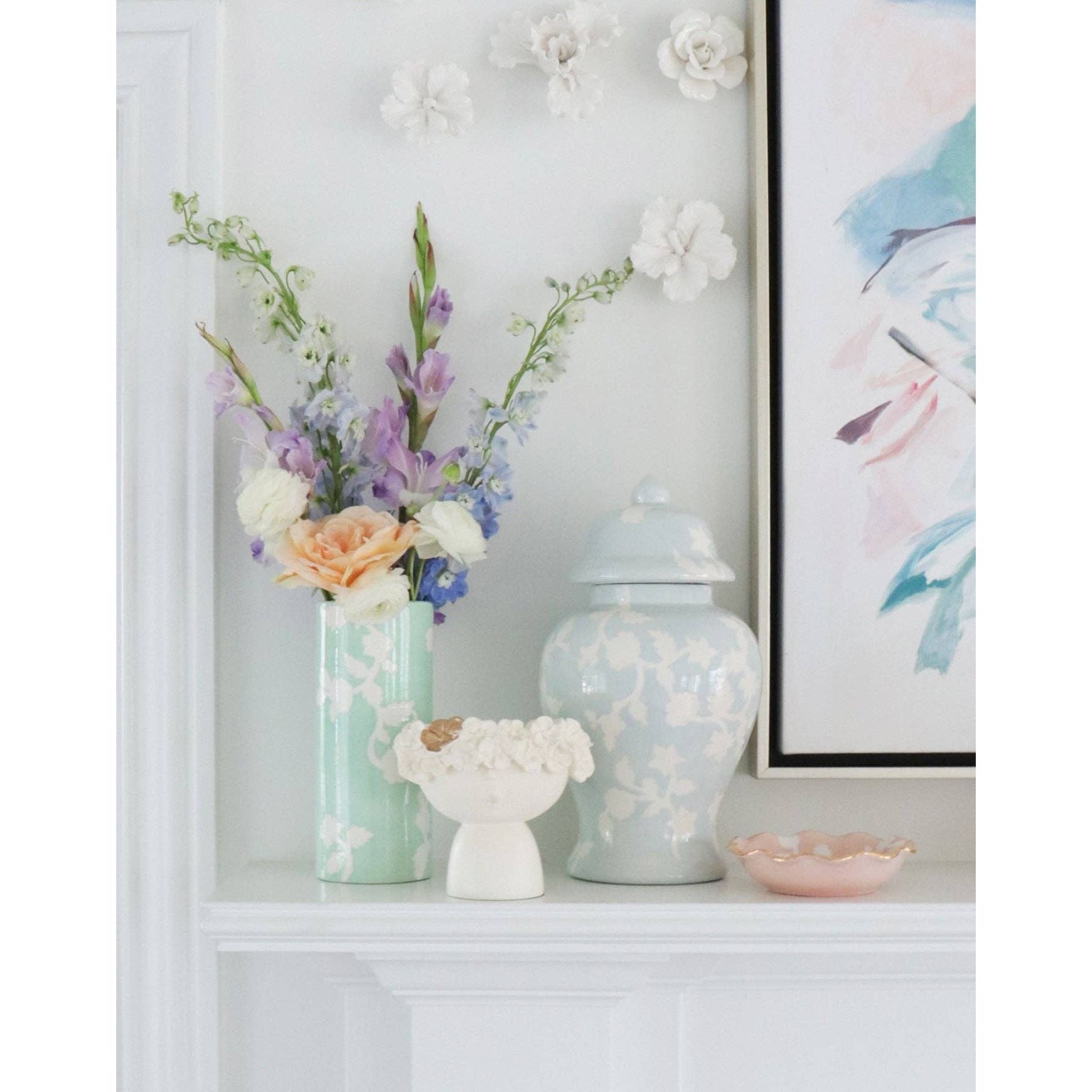 Chinoiserie Dreams Ginger Jars in Hydrangea Light Blue: Medium - Thumbnail 4