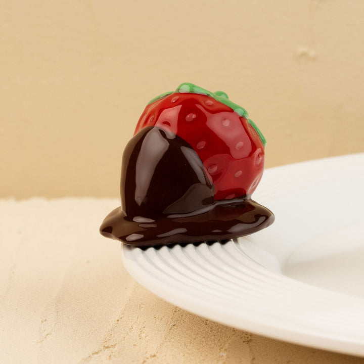 Chocolate covered strawberry Nora Fleming mini