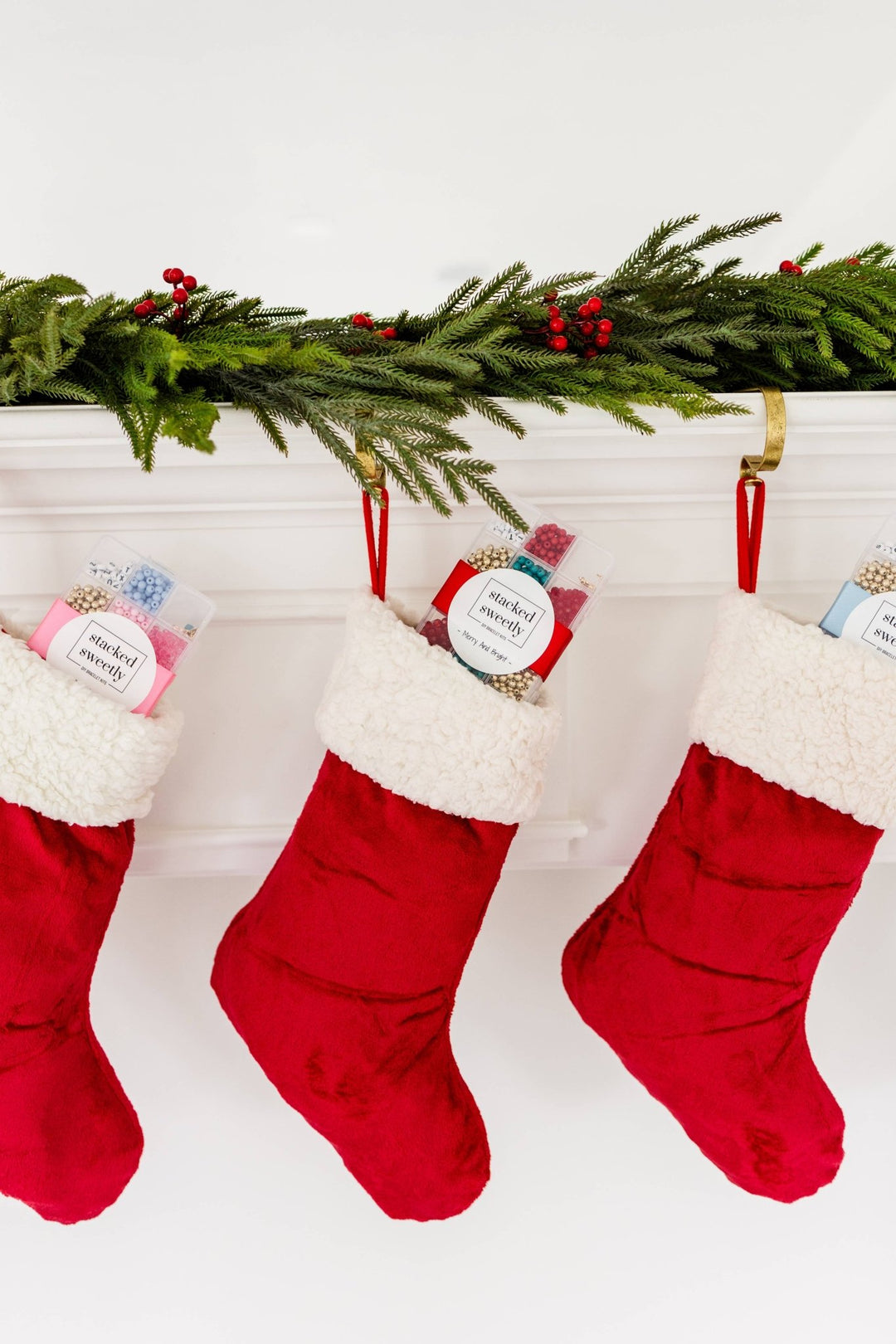 Christmas Merry & Bright DIY Stretchy Bracelet Craft Kit - Something Splendid Co.