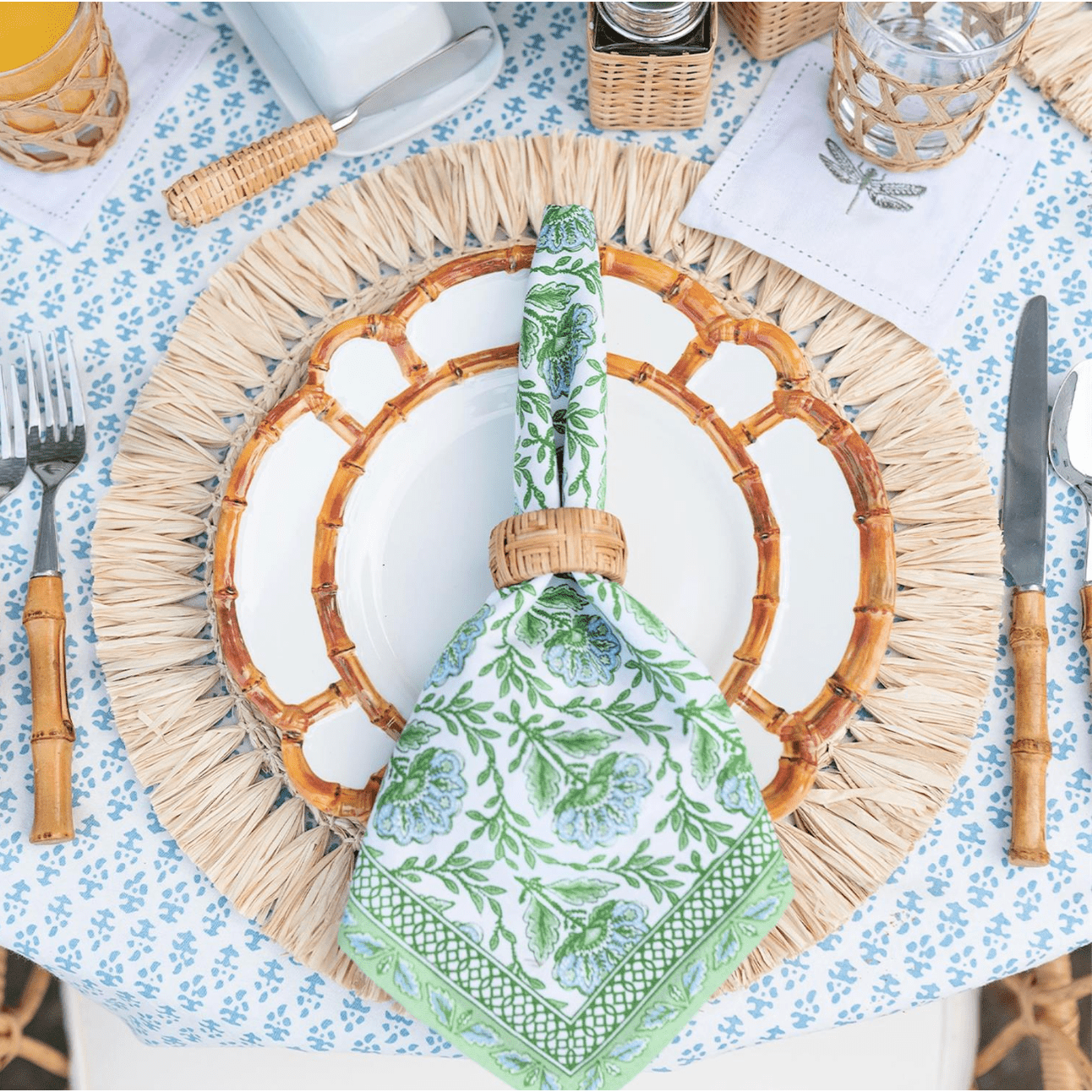 Set of 4 Bamboo Touch Dinner Plates - Thumbnail 4