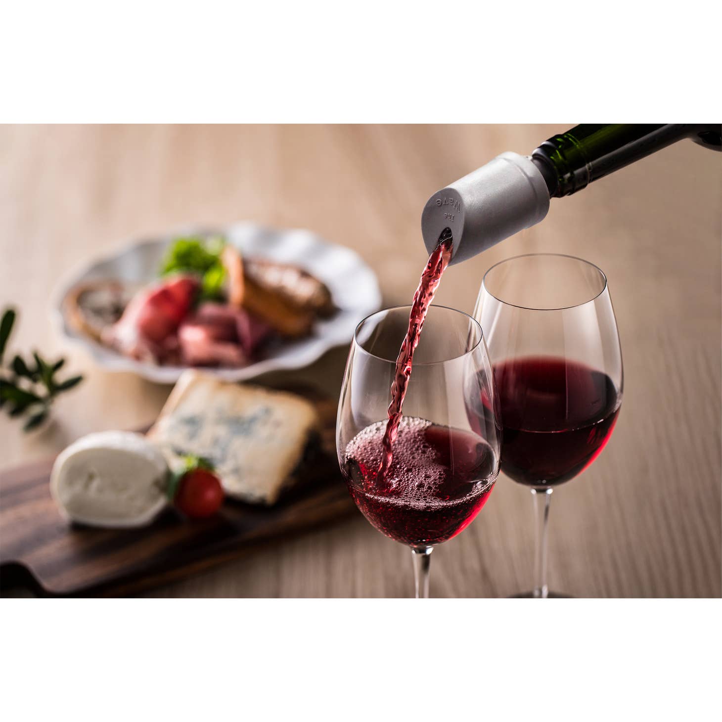 PureWine The Wave Wine Purifier & Aerator - Thumbnail 2